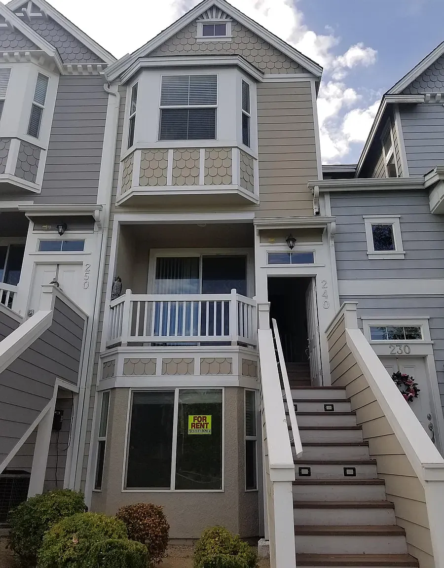 2 bed, 1322 sqft, $2,300 — Photo 1