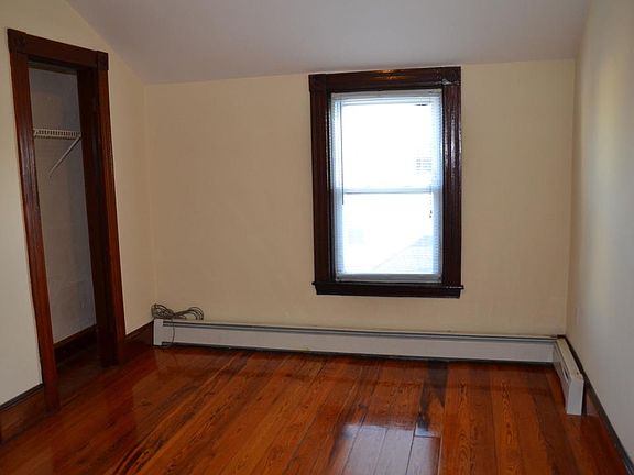 5th image of 97 Safford St #3