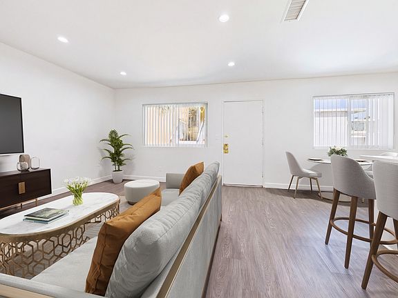 5th image of 15225 Victory Blvd APT 29