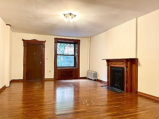 1st image of 352 W 122nd St