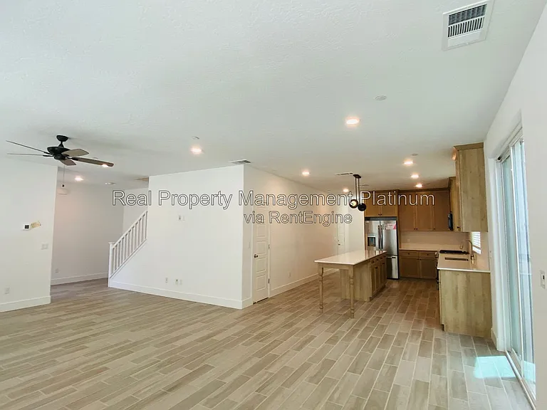 2752 E Tamarind Dr — Photo 15