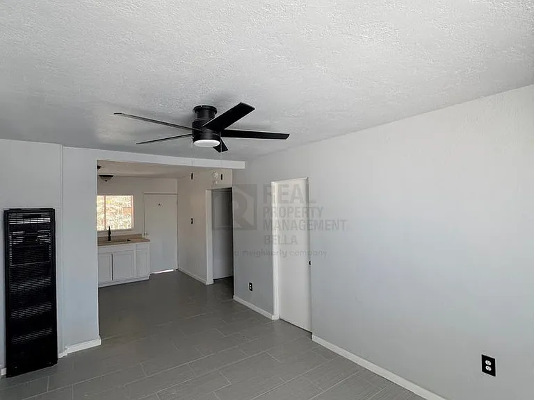 West Limited Ave- Taylor — Photo 3