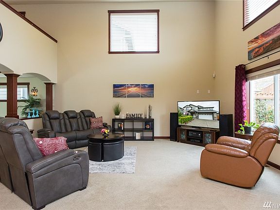 Living room for everyone to enjoy!