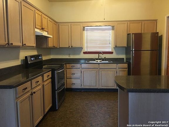 4th image of 983 Avenue A