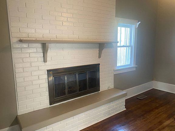 2nd image of 1128 S F St