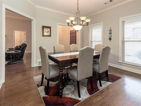 5th image of 9579 Pine Point Dr