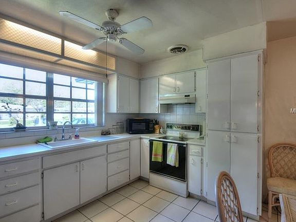 3rd image of 3312 W Caracas St