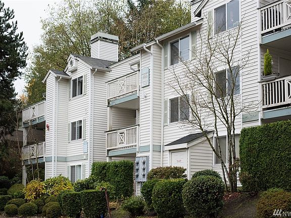 2nd image of 9910 NE 137th St APT C109