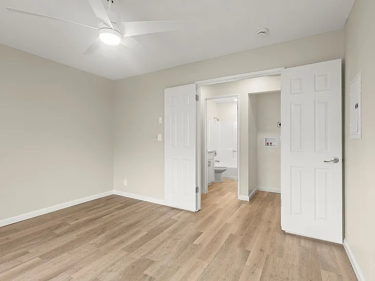 Redwood Creek Villas — Photo 38