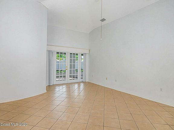 4th image of 681 Indian Oaks Dr