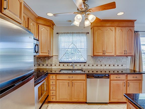 5th image of 107 Springlake Ct #207