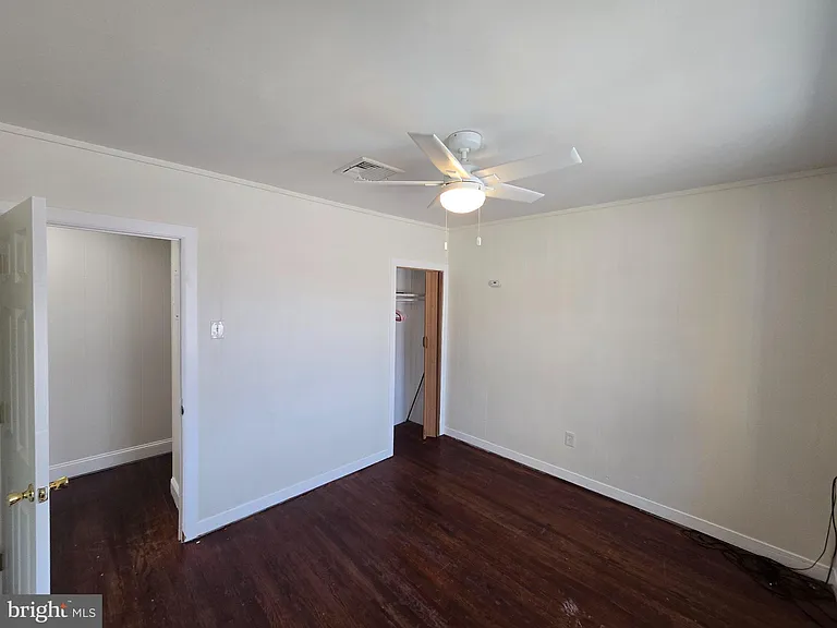 130 S Broadway — Photo 10