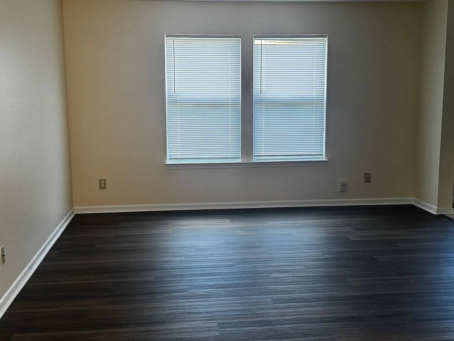3 bed, 2.5 bath, 1779 sqft, $2,100 — Photo 4
