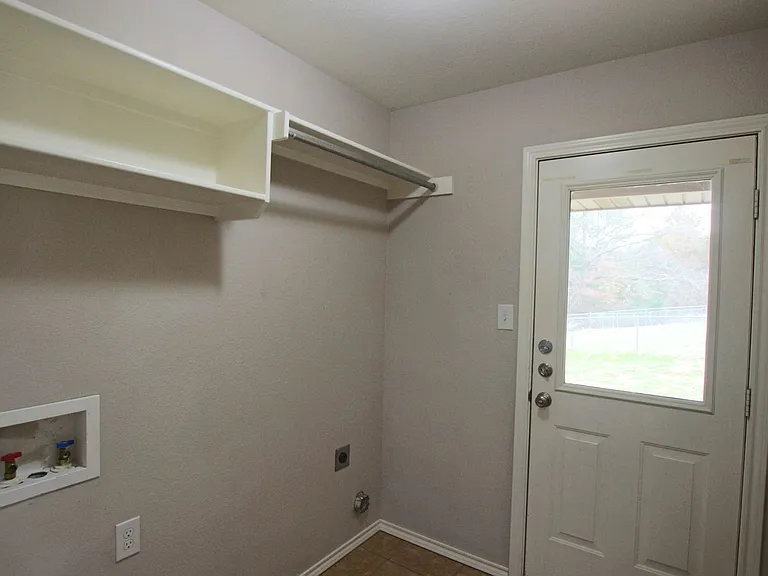Coming Soon! 3 Bed 2 Bath 1 Car Duplex- Lindale Isd! — Photo 6