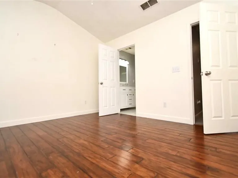 233 Buckland Dr — Photo 12