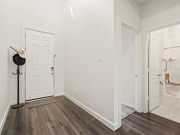 5th image of 15647 Roscobie Park Dr