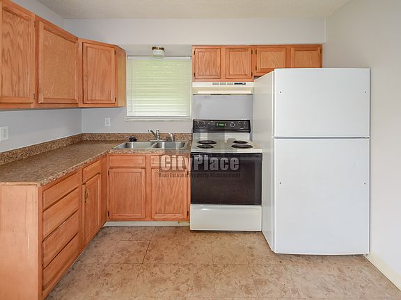 5th image of 2404 Lesley Ave