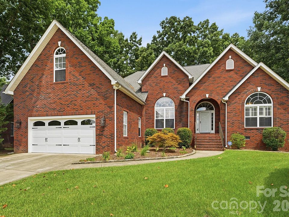 1st image of 1366 Crown Ridge Dr