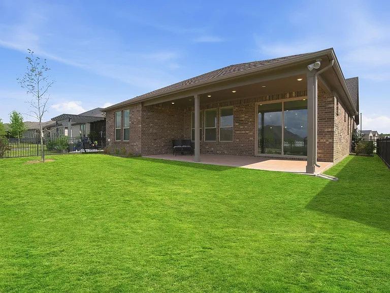 9727 Rockwell Dr — Photo 35