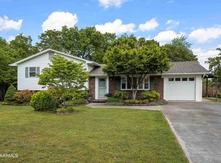 1032 W Park Dr, Knoxville, TN 37909