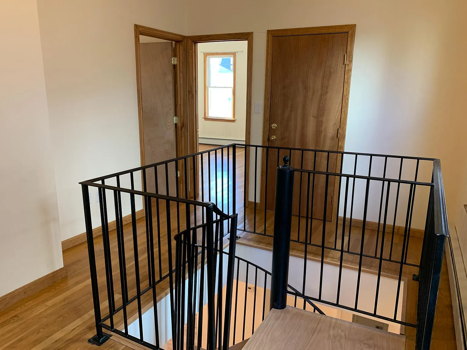 3 bed, 9999 sqft, $2,800 — Photo 2