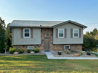 (Undisclosed Address), Newport, TN 37821
