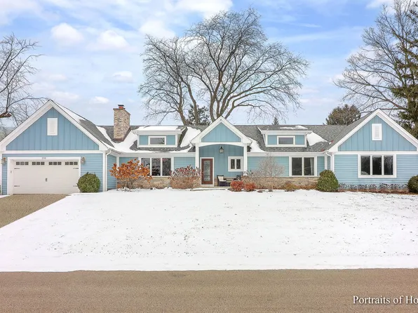 290 Maple Ln, Glen Ellyn, IL 60137