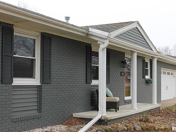 2nd image of 805 Curtis Ct