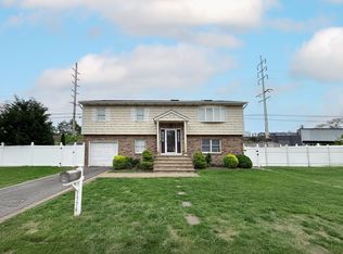1774 Bedford Ave #2, Merrick, NY 11566