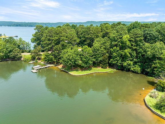 3rd image of 1843 River Oaks Dr