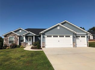 1 Rose Ct, Troy, MO 63379