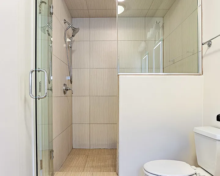 2100 Greenwood St #203 — Photo 9