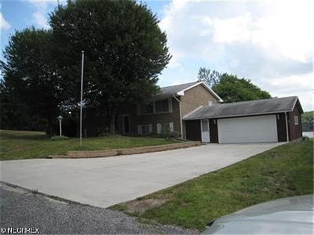 1st image of 48626 Lakeview Cir