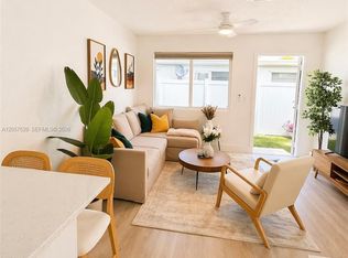 5712 Mayo St, Hollywood, FL 33023