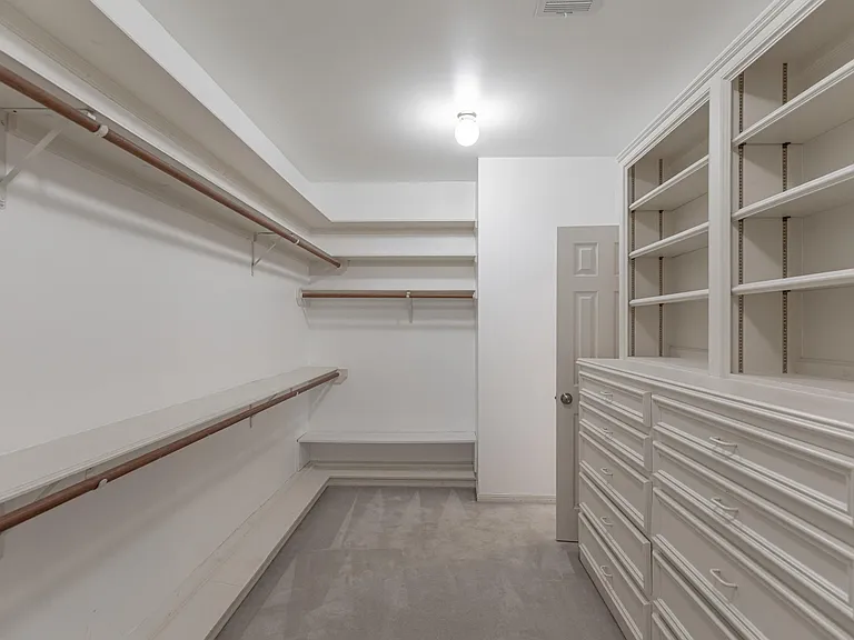 4418 Jane St — Photo 19