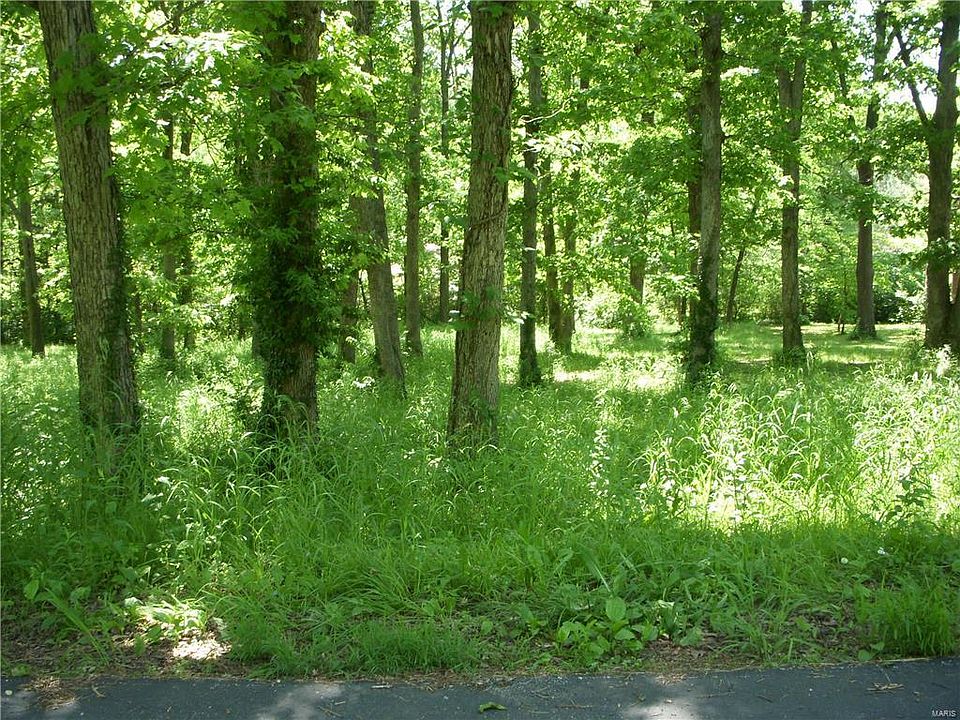 2nd image of 1037 Cherry Ln