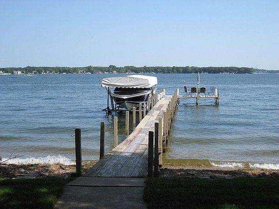 3rd image of 2920 Okoboji Blvd