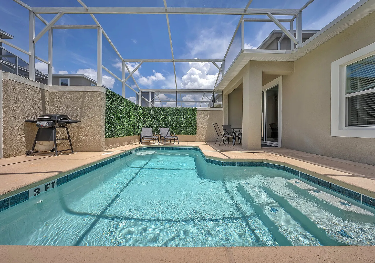 1010 SS - Modern Comfort Oasis — Photo 2