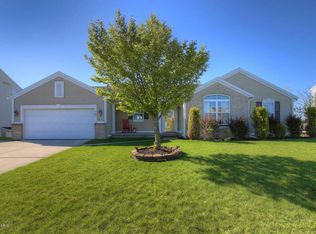 700 Scottview Dr NE, Comstock Park, MI 49321