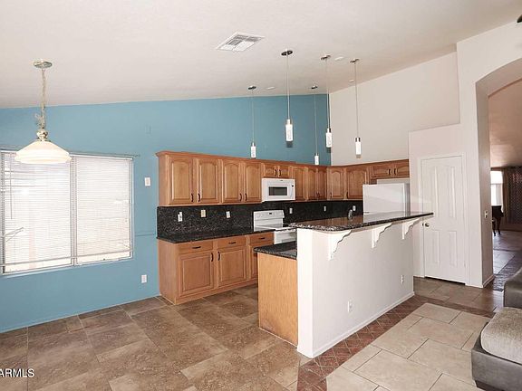3rd image of 2319 E SAN TAN Drive