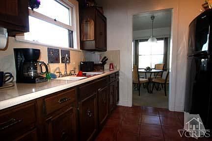 4th image of 245 Howard St