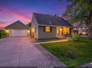 1932 S Maplecrest Dr, Appleton, WI 54915