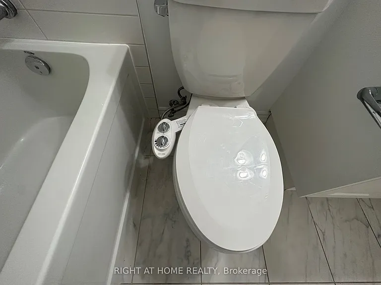 481 Bergamot Ave — Photo 22