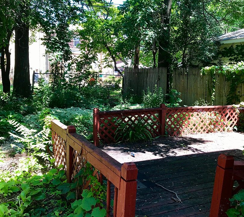 2nd image of 2062 W 76th St