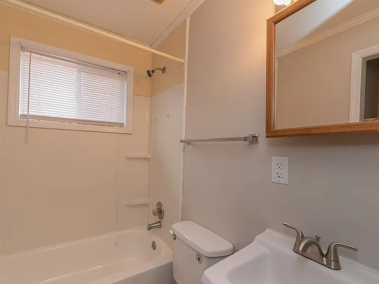 2165 1/2 Telfair St #A — Photo 10