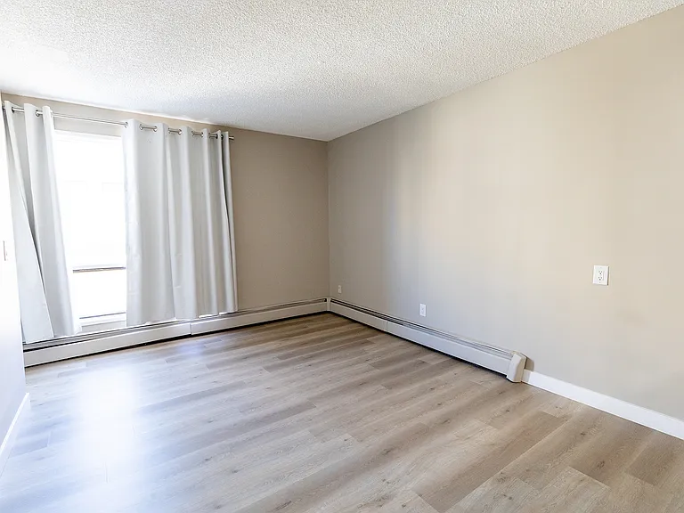 1520 12th Ave SW — Photo 10