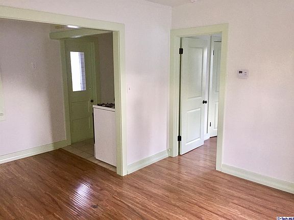 3rd image of 1536 N Hill Ave