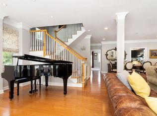 16 Independence Way #TOWNHOUSE, Jersey City, NJ 07305