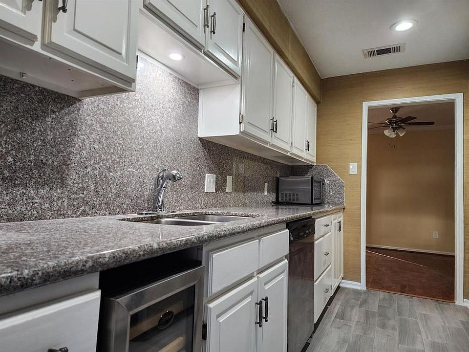 1st image of 1343 Country Place Dr