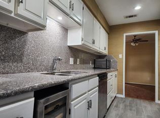 1343 Country Place Dr, Houston, TX 77079
